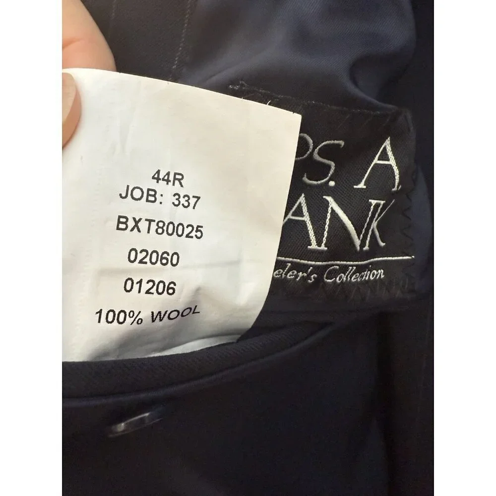 Jos A Bank Men’s Suit Navy Pinstripe Size 44R Travelers Edition 100 % Wool EUC